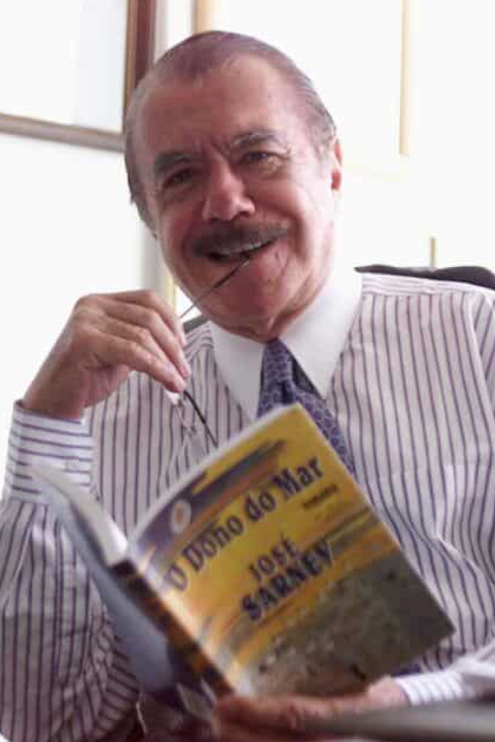josé-sarney-escritor-2